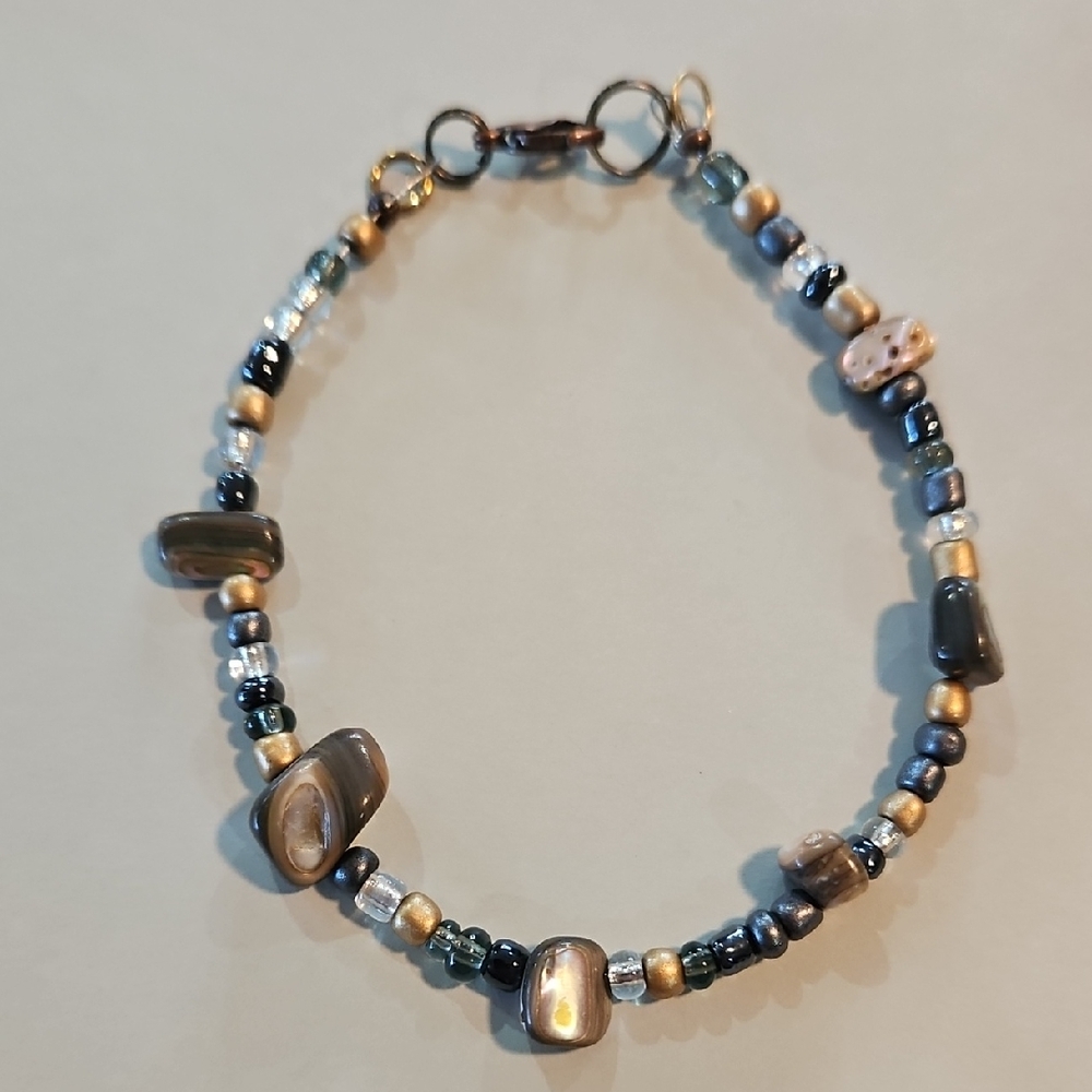 Elegant Beaded Bracelet with Gold and Black Accents (Hand Made) 8 Inch